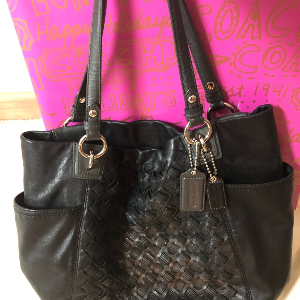 Coach tweeted Duffle/tote blk great condition